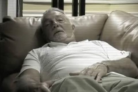 Silver daddy receives It