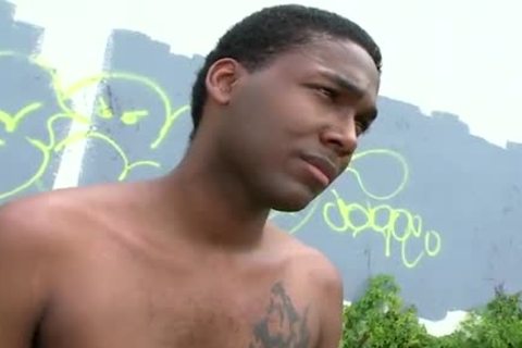 hardcore Thug receiveting banged doggy style