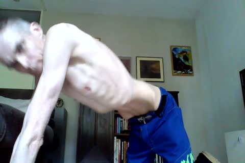 Just A wanking Vid With A Cumm discharged, For All u Skinnylovers.