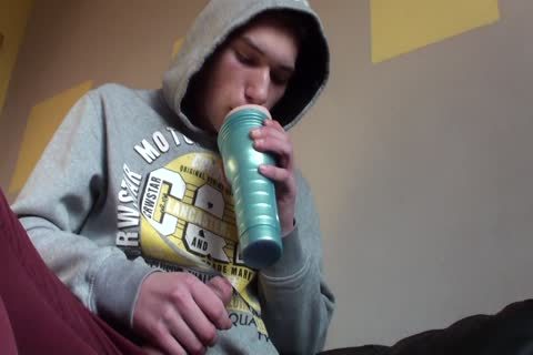 CZECH CASTING Skate teen Casting handjob cumshot