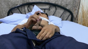 Twinky Feet: Super sexy Robin touches black cock